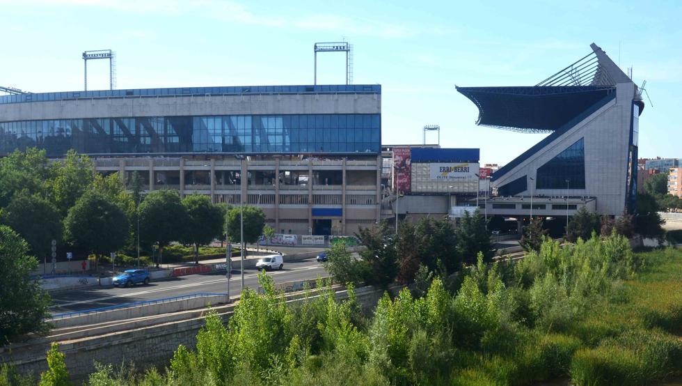 Trabajos de derribo del estadio Vicente Calderón.