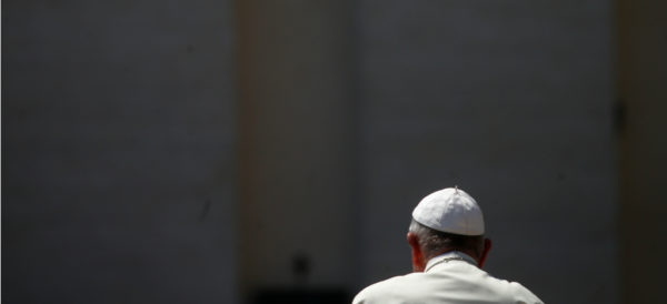 Papa Francisco lamenta muerte de padre e hija migrantes