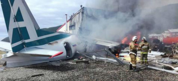 Aterrizaje de emergencia en Siberia deja dos muertos y 34 heridos | Video