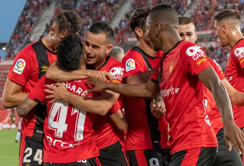 El Mallorca impone su ley en Son Moix