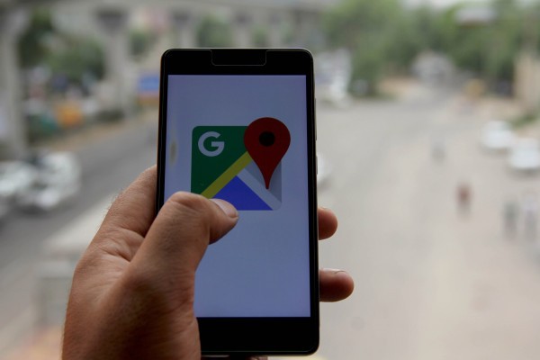 Google Maps ahora permite a los usuarios en la India verificar el estado en vivo de los trenes, los tiempos de viaje en autobús y más