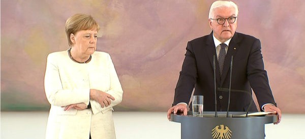 Merkel sufre nuevamente temblores en un acto oficial