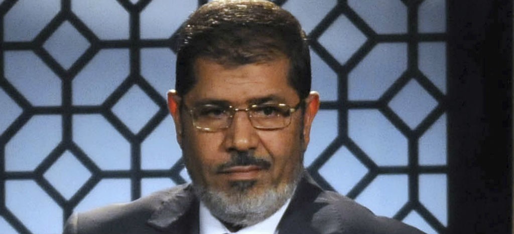 Murió expresidente egipcio Mohamed Morsi tras desmayarse ante tribunal, según TV estatal