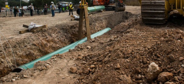 Reclama Canadá a CFE por no respetar contratos de gasoductos