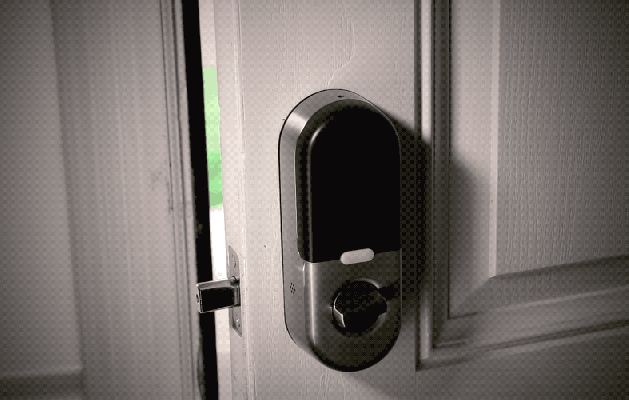 Las fallas de seguridad en un popular centro de casas inteligentes permiten a los hackers desbloquear las puertas delanteras