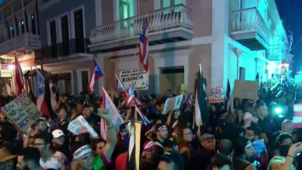 [TLMD - MIA] Cacerolazo en Puerto Rico demanda renuncia del Gobernador