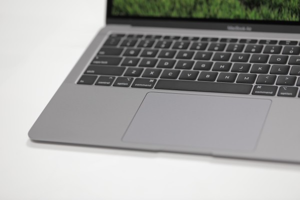 Apple podría cambiar gradualmente a un nuevo mecanismo de teclado de computadora portátil a partir de este otoño