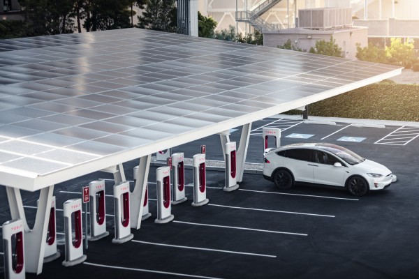 El nuevo Supercharger V3 de Tesla puede cargar hasta 1,500 vehículos eléctricos por día