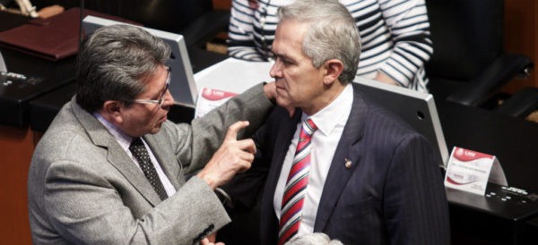 Senadores de oposición alistan controversia contra ley de austeridad