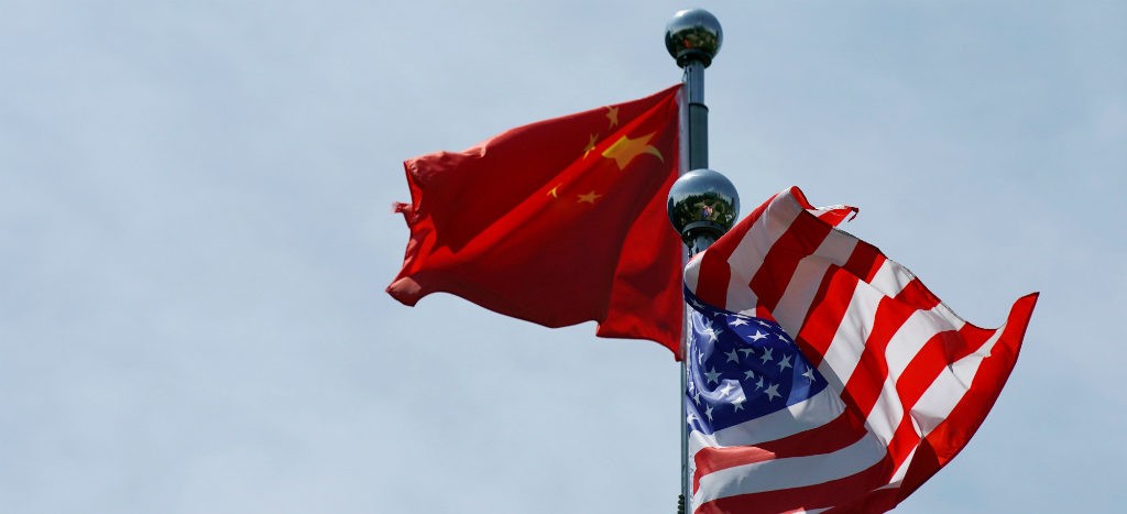 Trump impone aranceles adicionales de 10% a China
