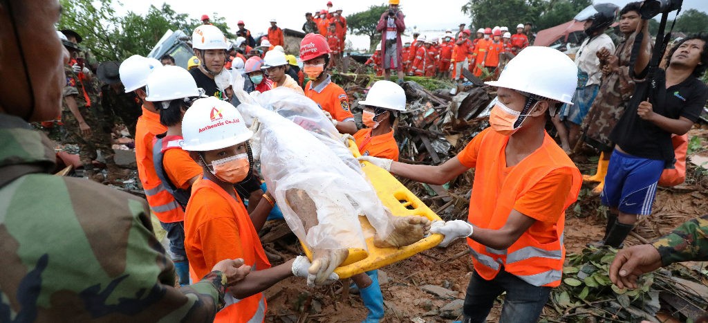 34 muertos y decenas de heridos tras deslizamiento de tierra en Myanmar