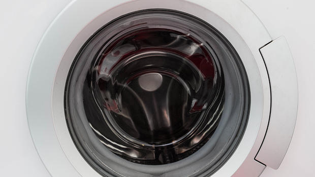 [TLMD - NATL] Juego mortal: niño de 3 años queda atrapado en lavadora
