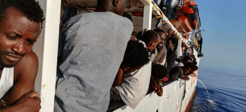 Drama en el Mediterráneo: Open Arms rescata a 39 inmigrantes más… y no tiene puerto de desembarco