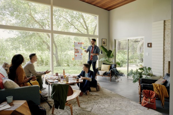 Duplicando a los viajeros de negocios, Airbnb adquiere Urbandoor