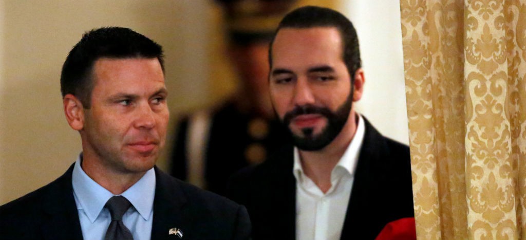 Estados Unidos y El Salvador firman acuerdo para frenar migración