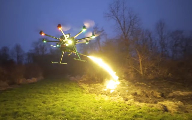 FAA amenaza con multa de $ 25,000 por armamento de drones