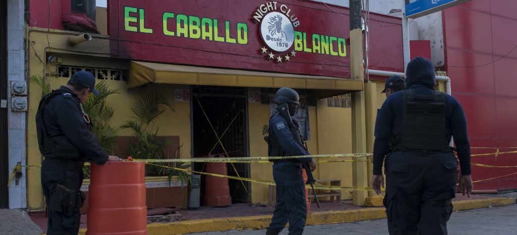 Murieron por “sofocación” en bar de Coatzacoalcos; ataque, por venta de droga: gobernador