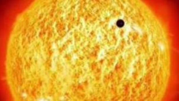 Captado en video: cometa impacta contra el Sol
