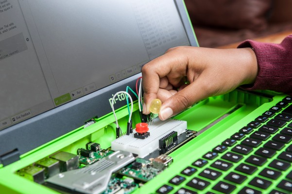 Preocupaciones de confiabilidad planteadas sobre la laptop de aprendizaje STEM de pi-top