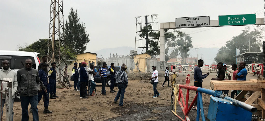 Ruanda reabre frontera con Congo pese a nuevo caso de ébola