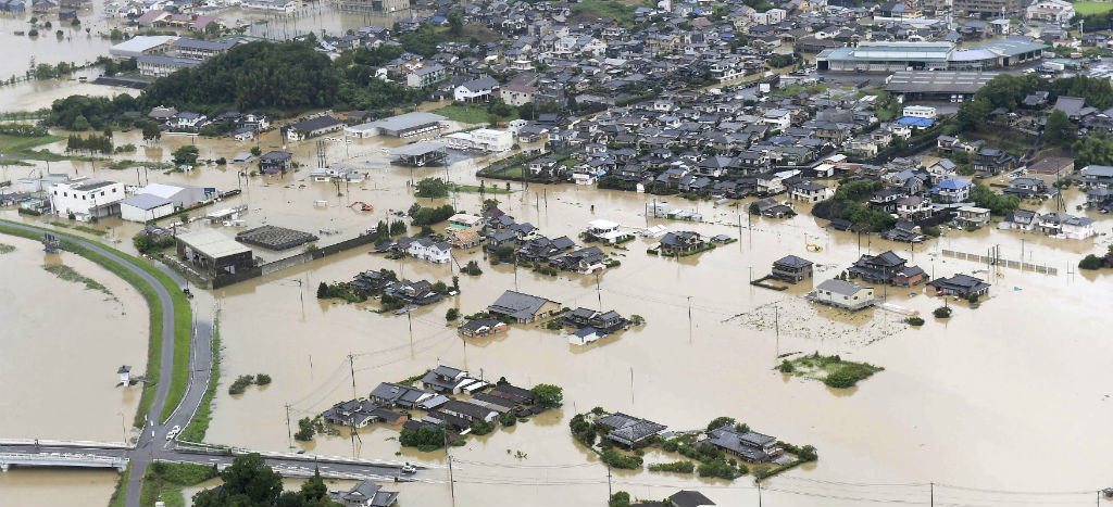 Torrenciales lluvias dejan a más de 200 personas atrapadas en un hospital de Japón