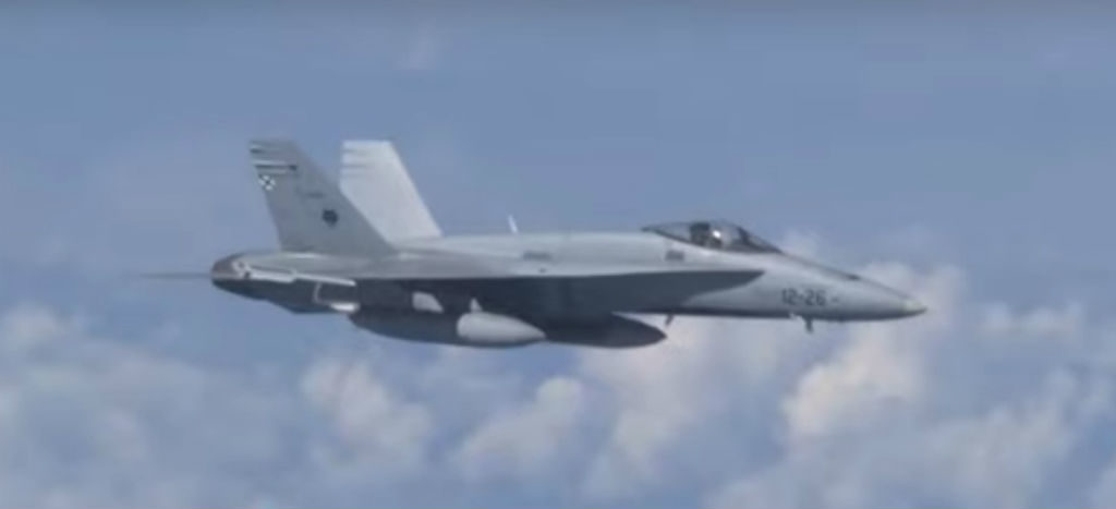 Un caza de la OTAN trata de aproximarse al avión del ministro de Defensa ruso | Video