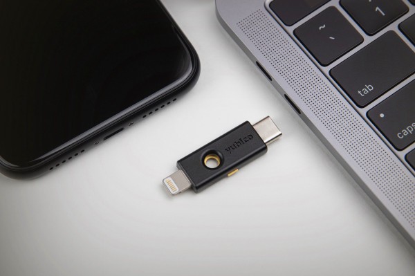 Yubico lanza su doble llave de seguridad USB-C y Lightning de dos factores