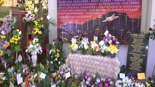 [TLMD - El Paso] Envían cientos de flores a funeral de mujer víctima del tiroteo en El Paso