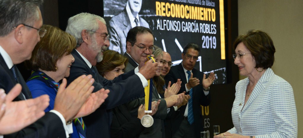 Premia UNAM a defensores de derechos humanos de inmigrantes en EU