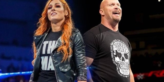 'Stone Cold' Steve Austin dice que el episodio directo de Steve Austin con Becky Lynch es uno de sus 'favoritos absolutos'