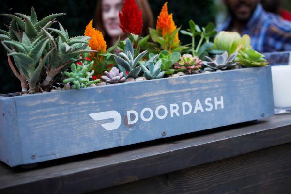 A pesar de los cambios en la política de propinas, DoorDash dice que el pago atrasado no está "en cuestión aquí"