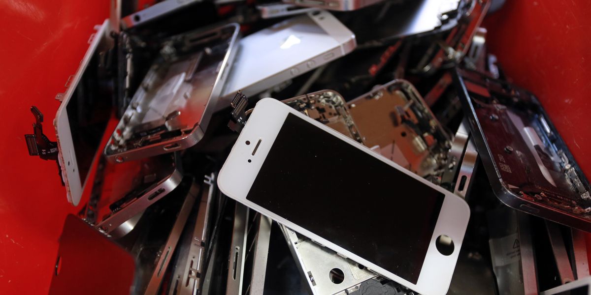 Ahora finalmente puede llevar su iPhone roto a un taller de reparación independiente