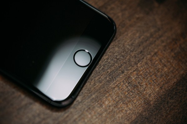 Apple podría agregar un lector de huellas digitales en pantalla al iPhone 2020