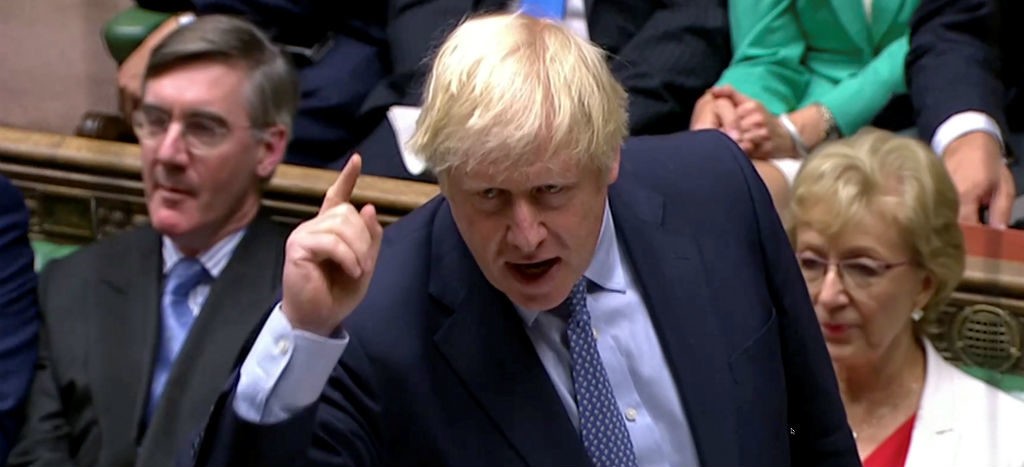 Boris Johnson desafía a la oposición a presentar una moción de censura