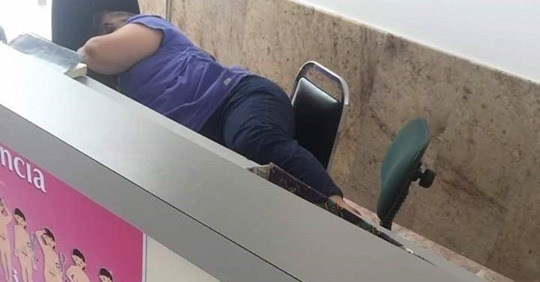 Captan dormida a empleada del IMSS de clínica de Desarrollo San Pablo de Querétaro, será investigada y sancionada