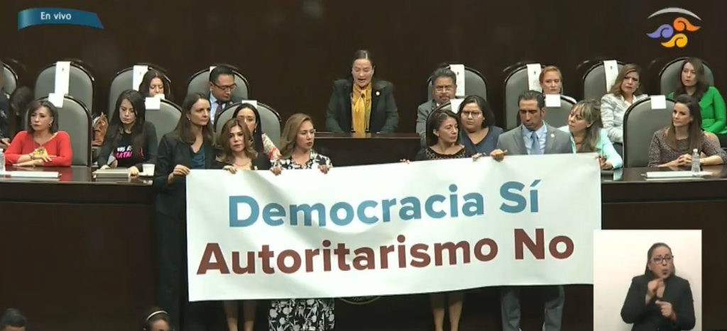 Inicia Periodo Ordinario de Sesiones en San Lázaro con protestas