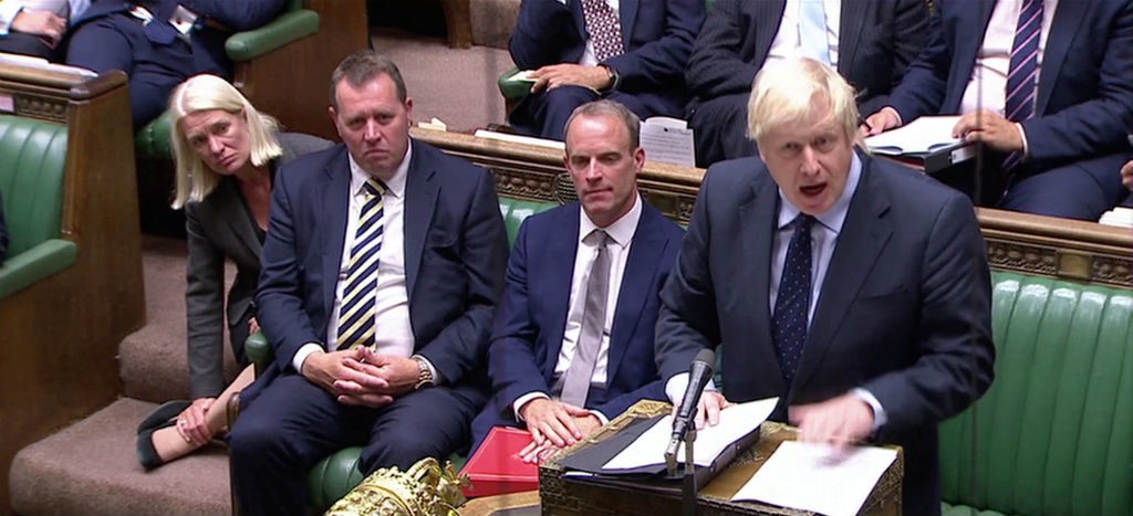 Johnson pierde mayoría parlamentaria frente a opositores al Brexit duro