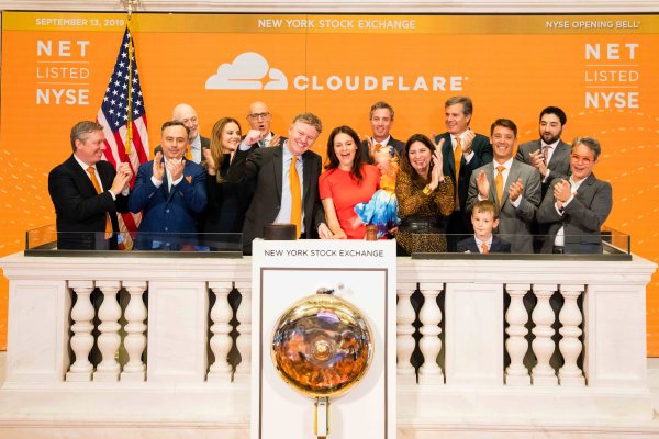 La cofundadora de Cloudflare, Michelle Zatlyn, habla sobre la salida a bolsa de la compañía hoy, su estructura única de clase dual y lo que sigue