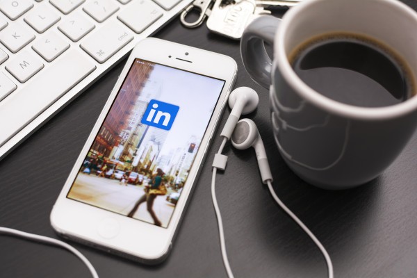 LinkedIn lanza evaluaciones de habilidades, pruebas que le permiten reforzar sus credenciales para buscar trabajo