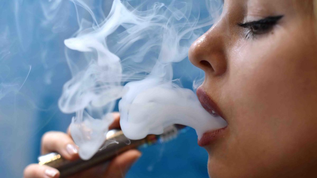 NY prohíbe venta de cigarrillos electrónicos de sabores