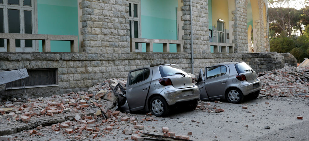 Sismo de magnitud 5,6 sacude a Albania; al menos 50 heridos | Videos
