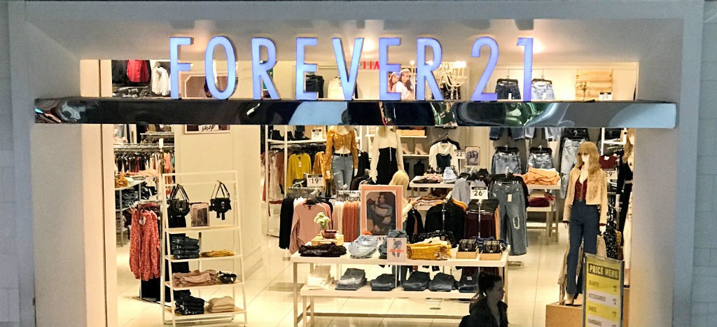 “Forever 21” se declara en bancarrota ante el auge de las ventas en línea
