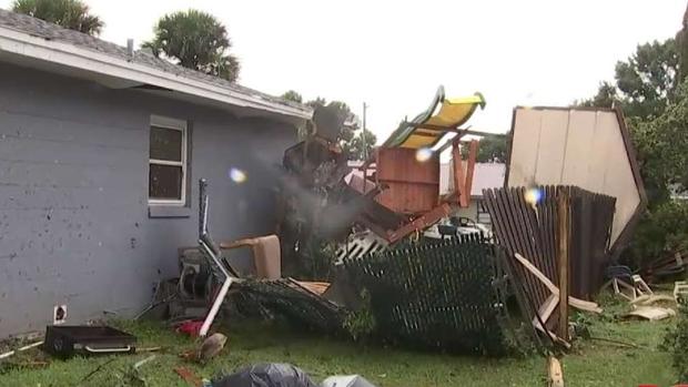 [TLMD - Tampa] Tornado destruye hogar de familia hispana en Polk