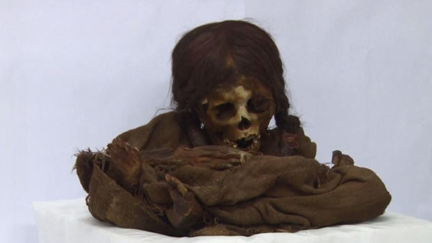 La momia de una niña es devuelta a Bolivia