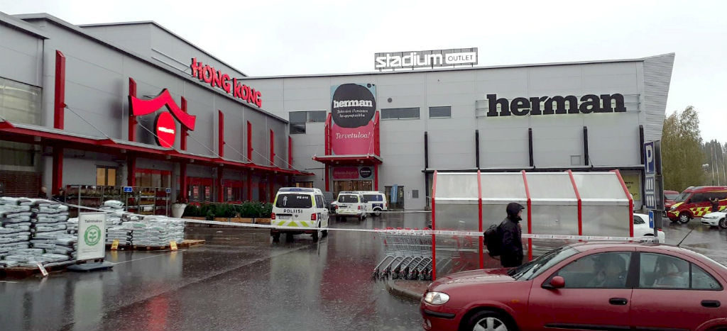 Al menos un muerto y 10 heridos tras ataque a centro educativo dentro de un centro comercial en Finlandia