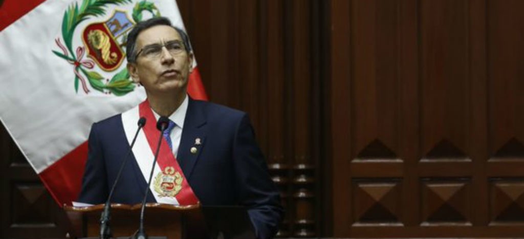 Gobierno de Perú integra nuevo gabinete; descartan elecciones presidenciales