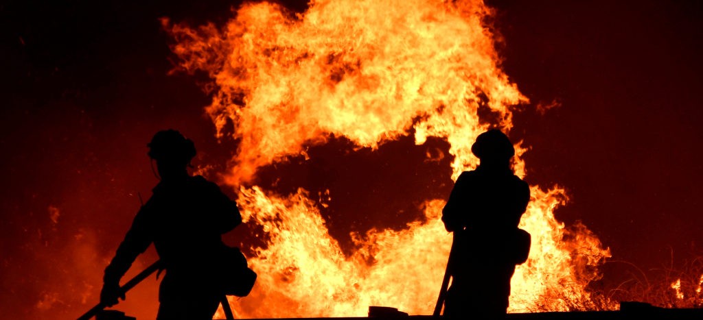 Incendios continúan consumiendo California; en Ensenada y Tecate, BC, prácticamente controlados