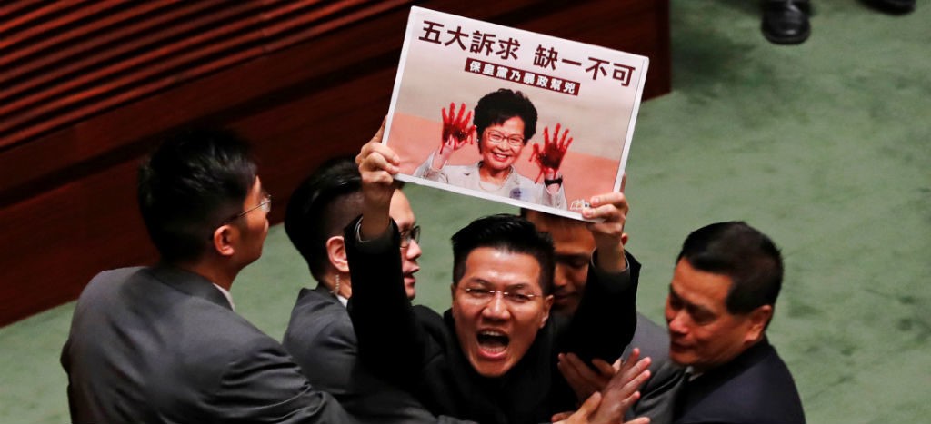 Opositores boicotean por segundo día el discurso anual de la Jefa Ejecutiva de Hong Kong
