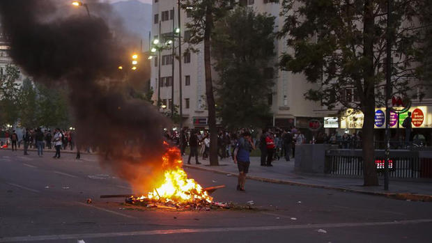 Estado de emergencia tras disturbios en capital chilena
