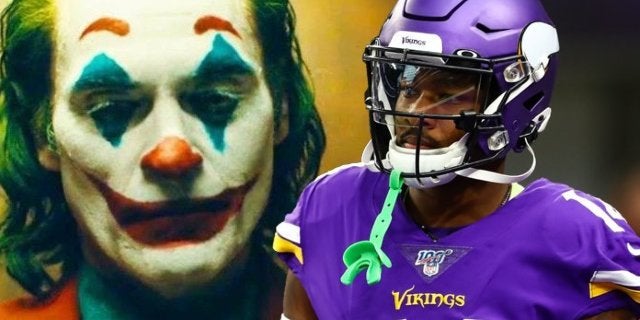 Stefon Diggs de los Minnesota Vikings usa tacos Joker